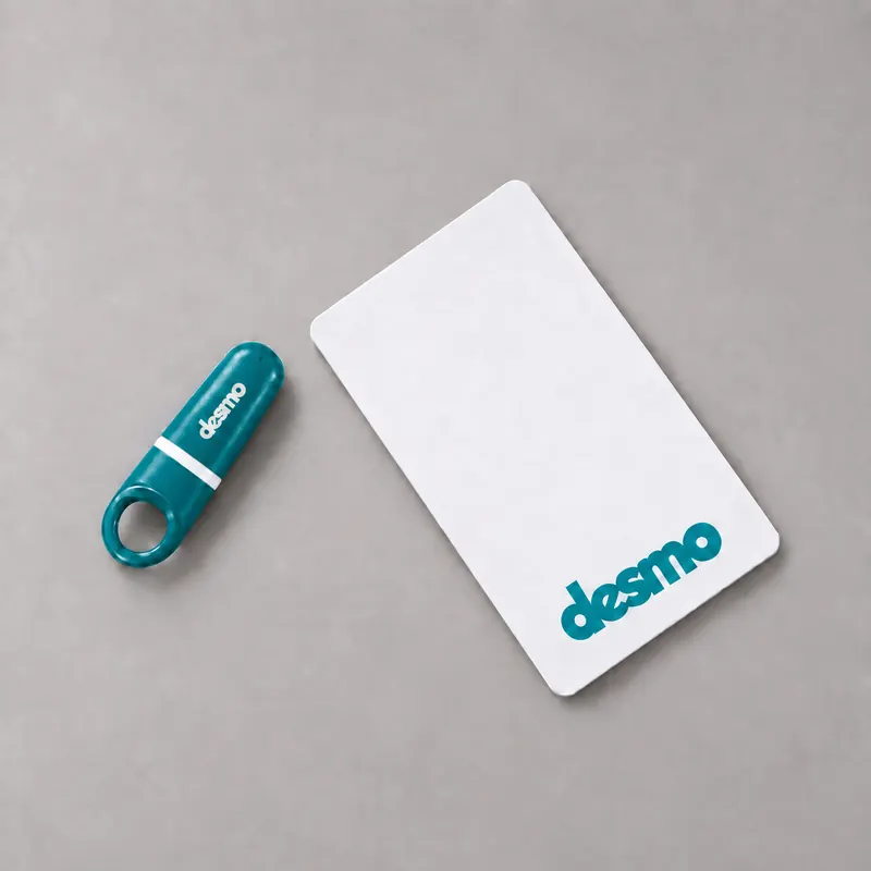 DESMO-badge als kaart en sleutelhanger